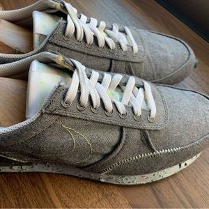 Men’s Nike Dbreak Type Iron Grey Crater CZ4337-001 Mens Size 8